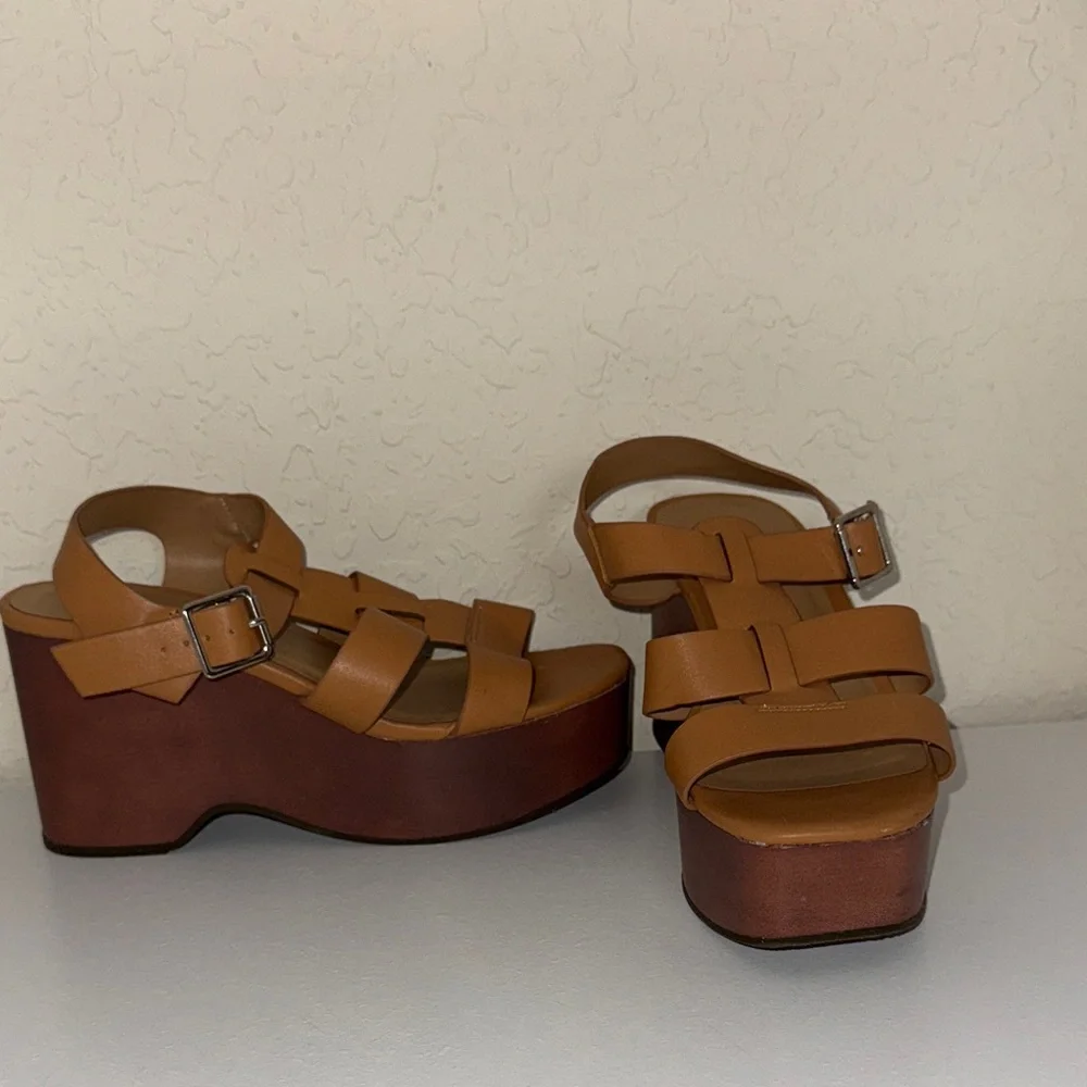 Chic Tan Platform Sandals
